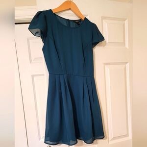 Like New | Full skirt dress